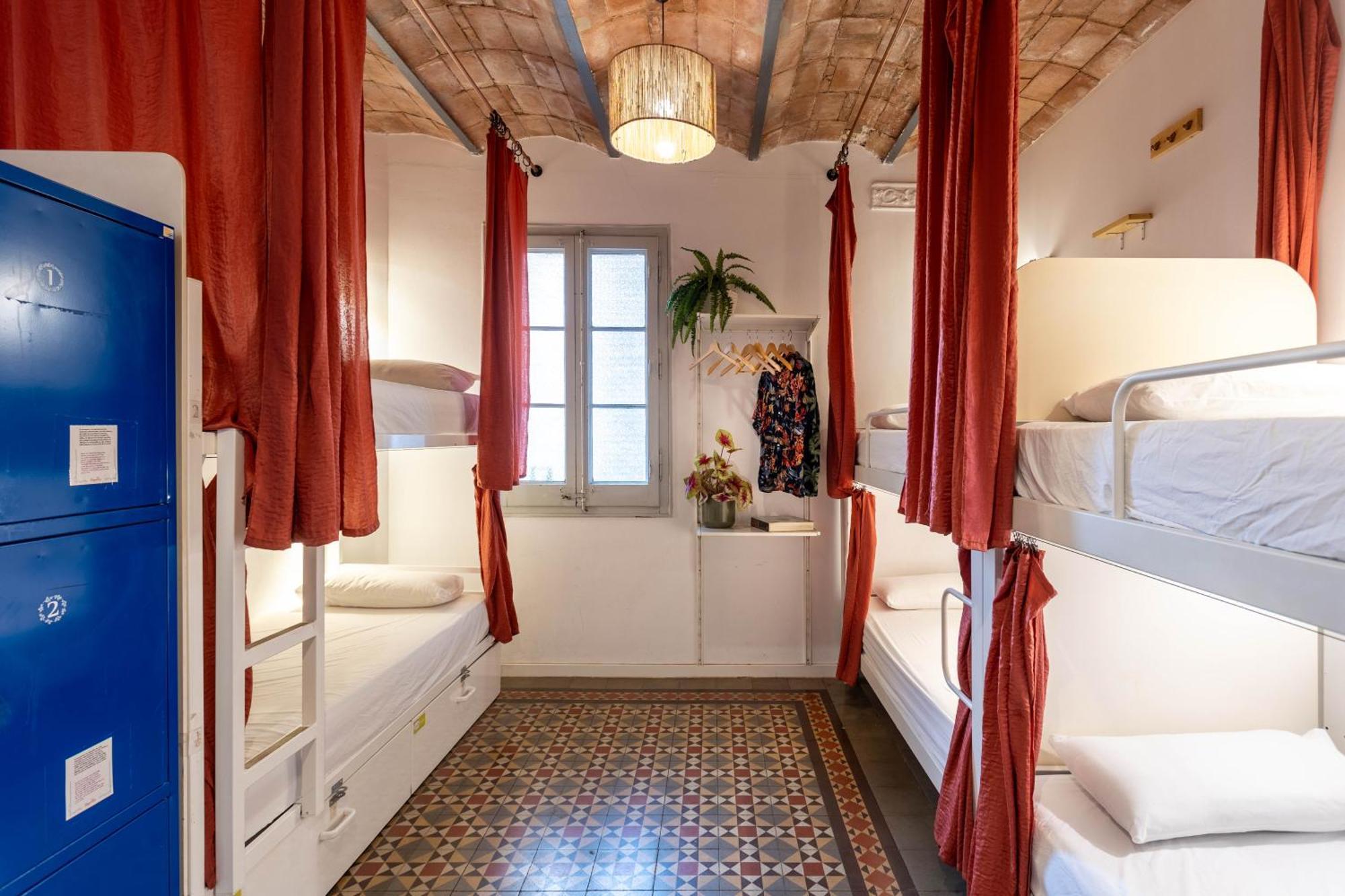 Primavera Hostel Барселона Экстерьер фото